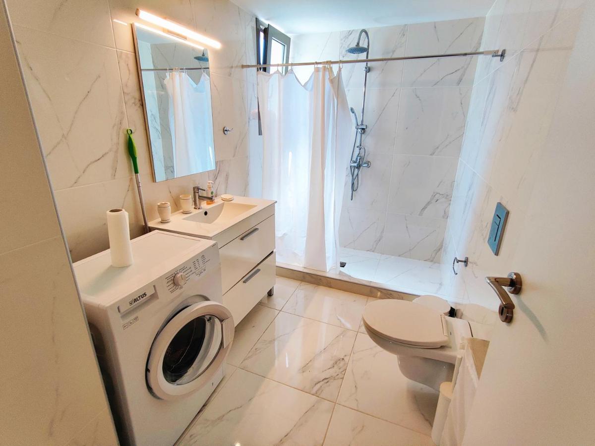 Wsd Luxury Bright 2Bd Apt With Sea View Balcony أثينا المظهر الخارجي الصورة